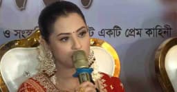 ঢাকাইয়া দেবদাস’র মহরতে শাকিবকে নিয়ে প্রশ্ন, এড়িয়ে গেলেন বুবলী!