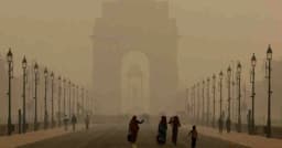 ৭টি সিগারেট খাওয়ার সমান দূষণে জর্জরিত দিল্লির বাতাস