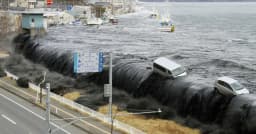 জাপানে শক্তিশালী ভূমিকম্পের পর উপকূলে সুনামির আঘাত