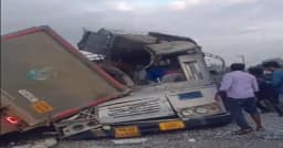 ভারতে বাস-ট্রাক মুখোমুখি সংঘর্ষে নিহত ১৯