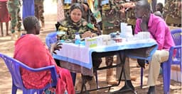 দক্ষিণ সুদানে নারী শান্তিরক্ষীদের পক্ষ থেকে শিক্ষা উপকরণ ও ওষুধ বিতরণ