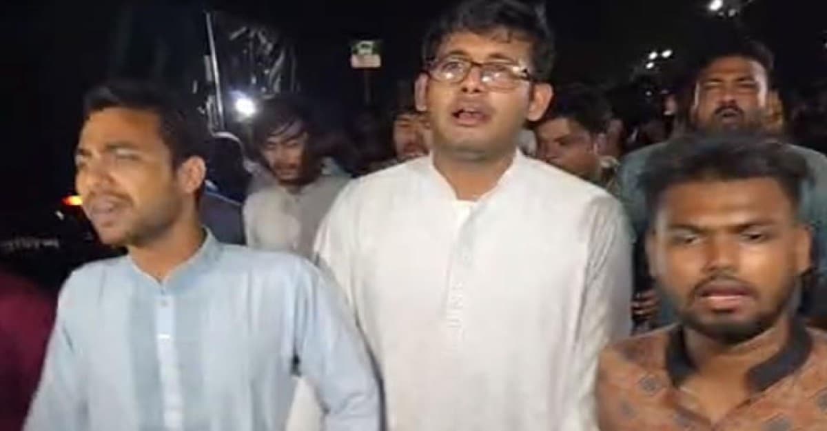 বর্জনের পর পুনরায় জাকসু নির্বাচনের দাবিতে ছাত্রদলের বিক্ষোভ