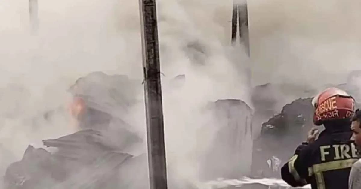 গাজীপুরে ঝুটের গোডাউনে ভয়াবহ অগ্নিকাণ্ড