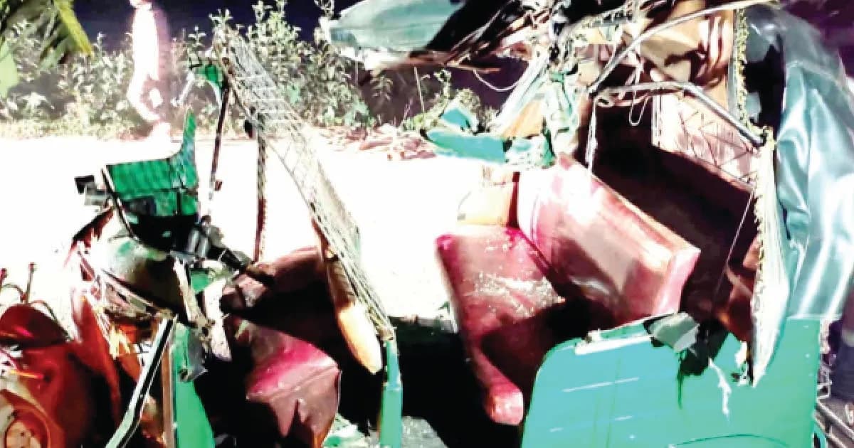 পূর্বধলায় ট্রাক–সিএনজি সংঘর্ষে নিহত ২