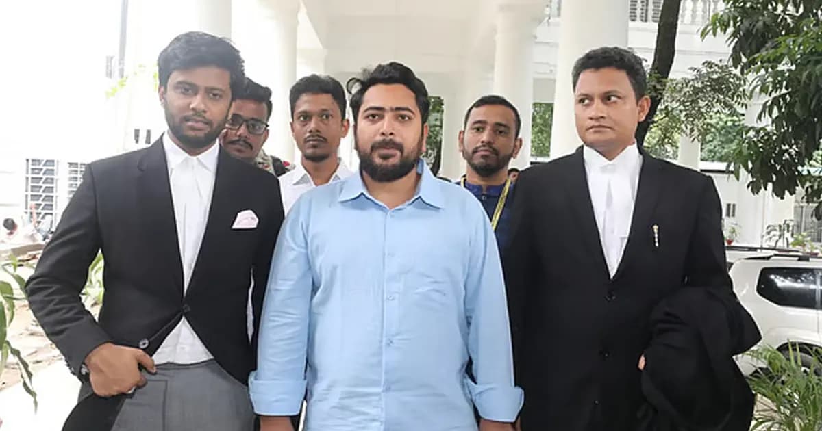 শেখ হাসিনার বিরুদ্ধে সাক্ষ্য দিতে ট্রাইব্যুনালে নাহিদ ইসলাম