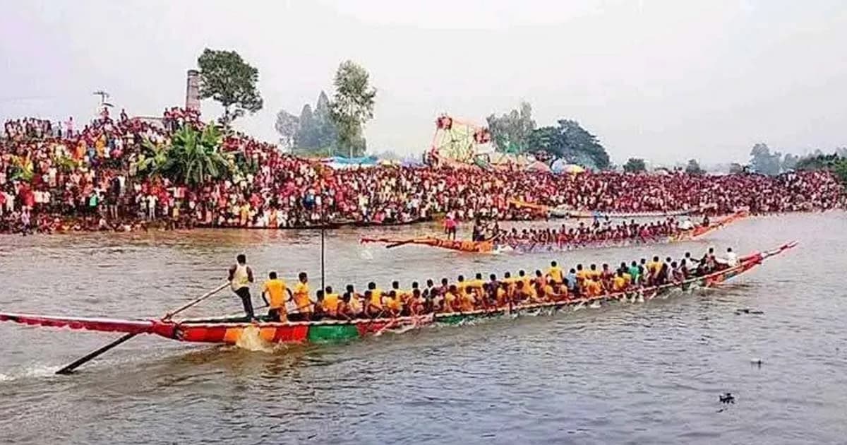 উজিরপুরের সন্ধ্যা নদীতে নৌকাবাইচ প্রতিযোগিতা