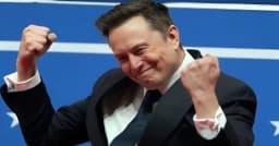 বিশ্বের প্রথম ট্রিলিয়ন ডলারের মালিক হতে যাচ্ছেন ইলন মাস্ক?