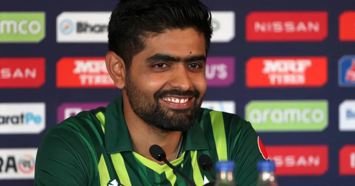 টি-টোয়েন্টিতে ফিরেই আবারও সিংহাসন বুঝে নিলেন বাবর