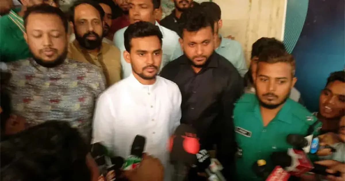 ঢাকায় স্বতন্ত্র প্রার্থী হিসেবে নির্বাচন করবেন আসিফ মাহমুদ