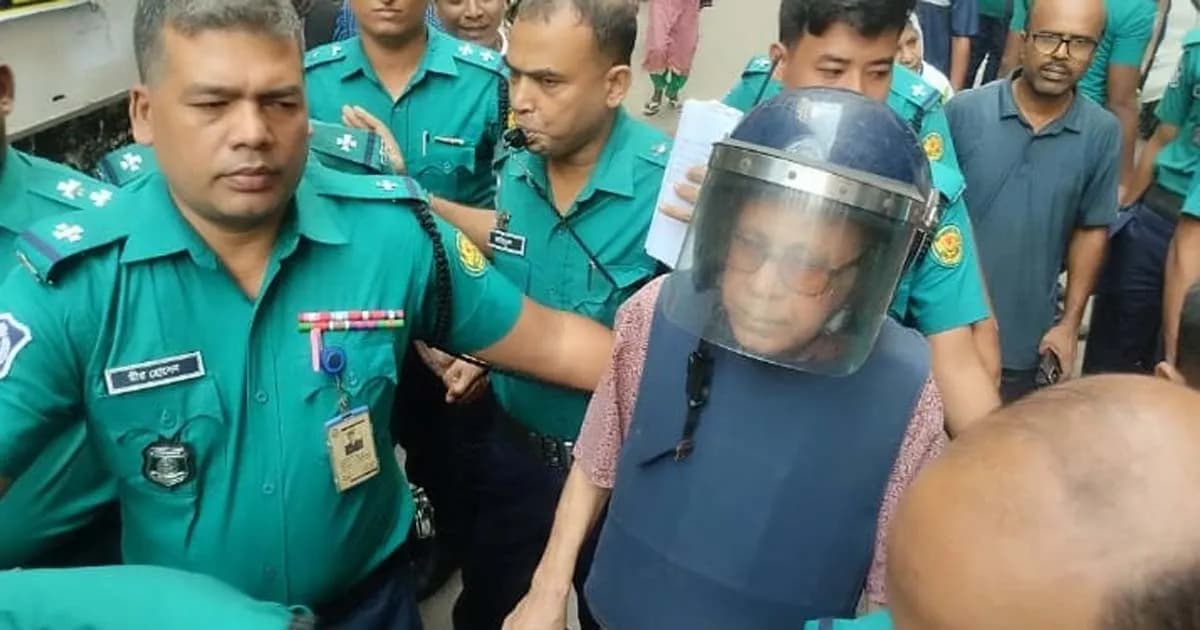 আদালতে পানি ও চকলেট খাওয়ার অনুমতি পেলেন না কামরুল ইসলাম