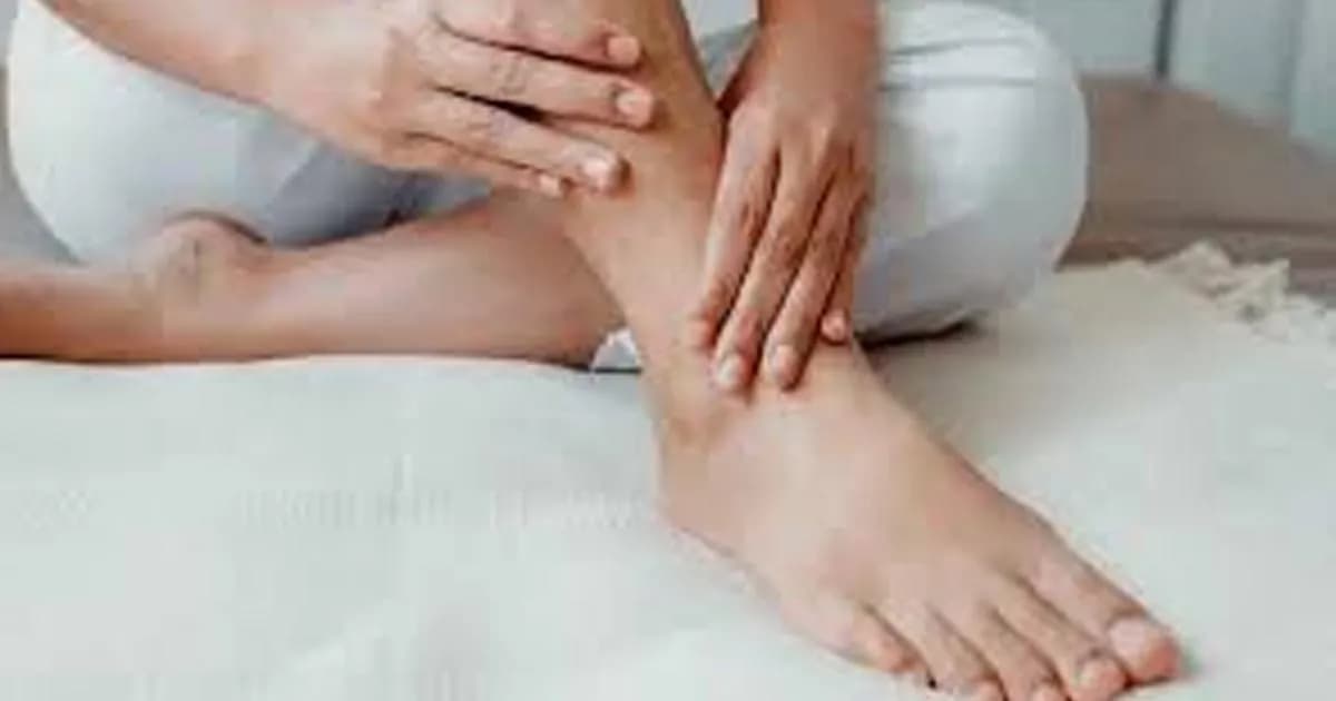 পায়ে ঝিঁঝি ধরছে, জেনে নিন কারণ ও প্রতিকার