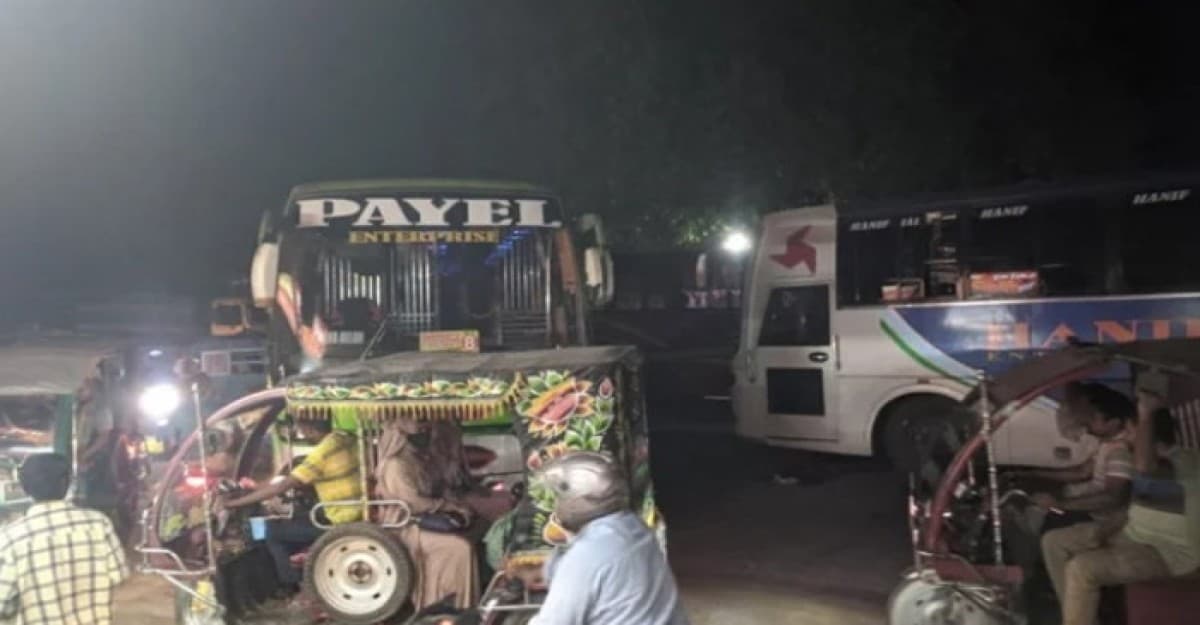 কুড়িগ্রাম থেকে সারা দেশে দূরপাল্লার বাস চলাচল বন্ধ